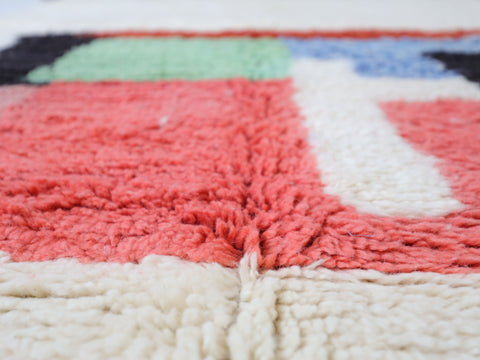 Tanirt Moroccan Rug 4'9" x 8'1" Tanirt Moroccan Rug 4'9" x 8'1"