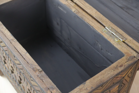 Azafin Vintage Wood Chest Azafin Vintage Wood Chest