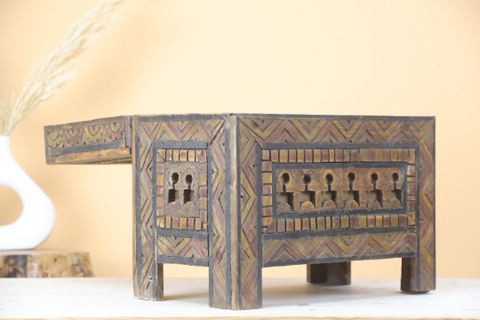 Azafin Vintage Wood Chest Azafin Vintage Wood Chest