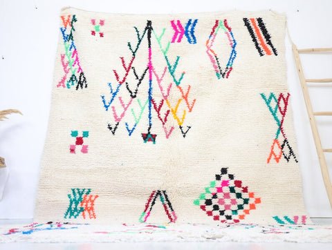 Tajeddigt Moroccan Rug 6'5" x 10'0" Tajeddigt Moroccan Rug 6'5" x 10'0"