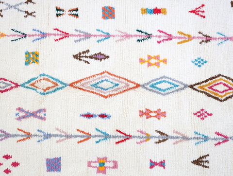 Tiziri Moroccan Rug 5'5" x 8'5" Tiziri Moroccan Rug 5'5" x 8'5"