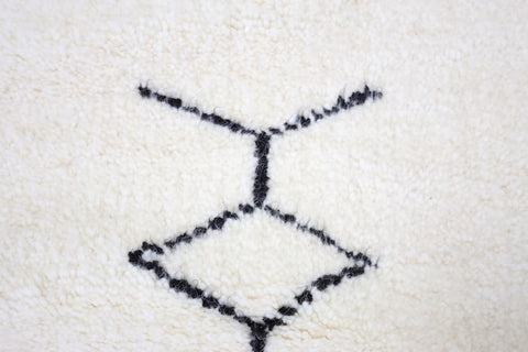 Ghnima Beni Ourain Rug 5'0" x 7'8" Ghnima Beni Ourain Rug 5'0" x 7'8"