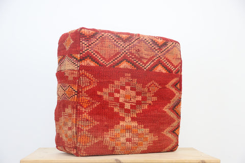 Tanuccit Moroccan pouf