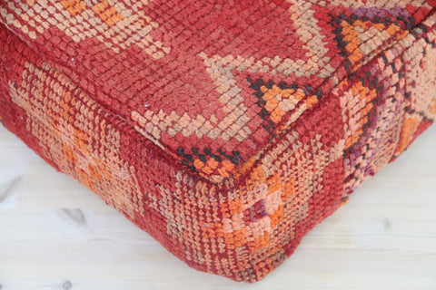 Tanuccit Moroccan pouf