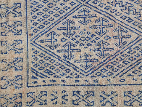 Tisslit Vintage Moroccan Rug  6'9" x 10'5"