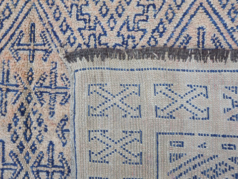 Tisslit Vintage Moroccan Rug  6'9" x 10'5"