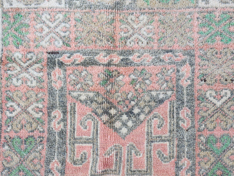 Azel Vintage Moroccan Rug  5'9" x 7'7"