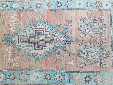 Ayen Vintage Moroccan Rug 5'5" x 8'7"