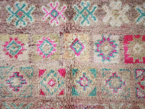 Tifawt Vintage Moroccan Rug  5'8" x9'3"