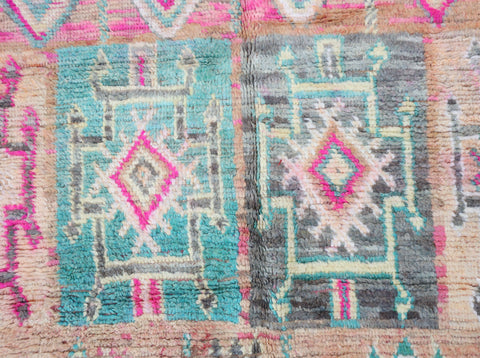 Issafen Vintage Moroccan Rug 5'9" x 10'4"