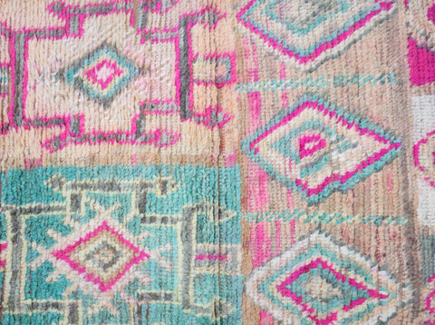 Issafen Vintage Moroccan Rug 5'9" x 10'4"
