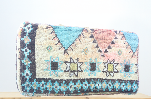 Assay Moroccan pouf