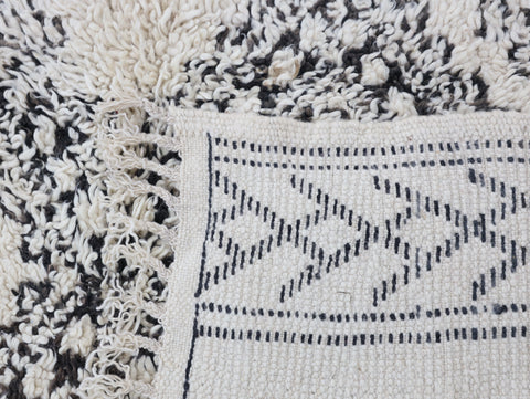 Tafukt Vintage Moroccan Rug 6'1" x 10'8"