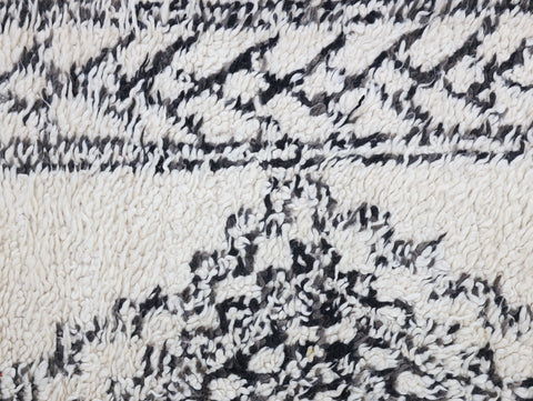 Tafukt Vintage Moroccan Rug 6'1" x 10'8"