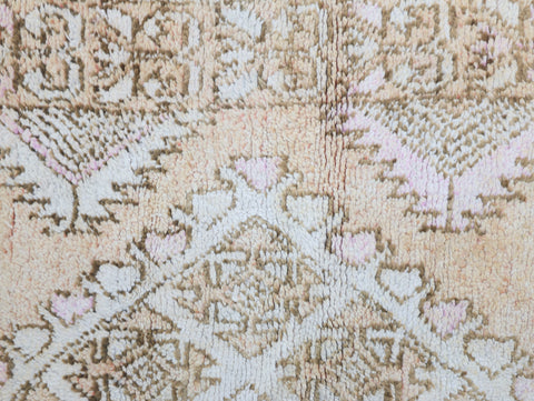 Kanissa Vintage Moroccan Rug 5'8" x10'6"