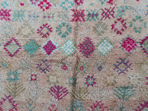 Iksilen Vintage Moroccan Rug 5'8" x9'7"