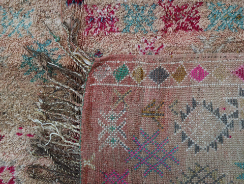 Iksilen Vintage Moroccan Rug 5'8" x9'7"