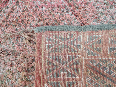 Tithrite Vintage Moroccan Rug 6'5" x 9'5"