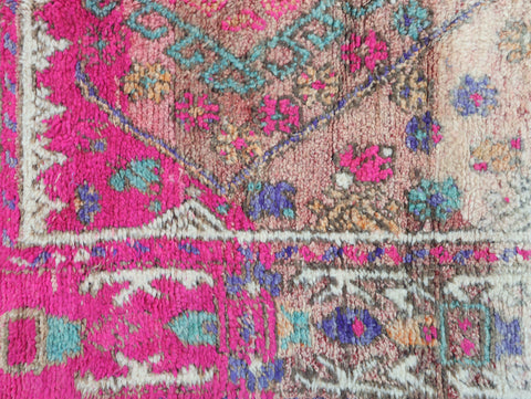 Yenyer Vintage Moroccan Rug 5'7" x11'5"