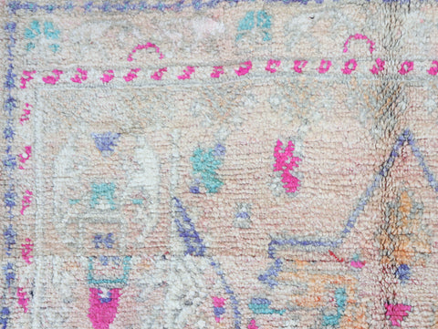 Yenyer Vintage Moroccan Rug 5'7" x11'5"