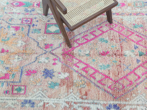 Yenyer Vintage Moroccan Rug 5'7" x11'5"
