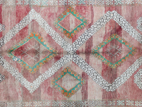 Iligh Vintage Moroccan Rug 5'9" x10'8"