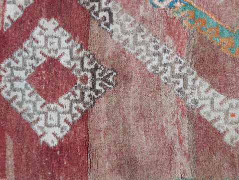 Iligh Vintage Moroccan Rug 5'9" x10'8"