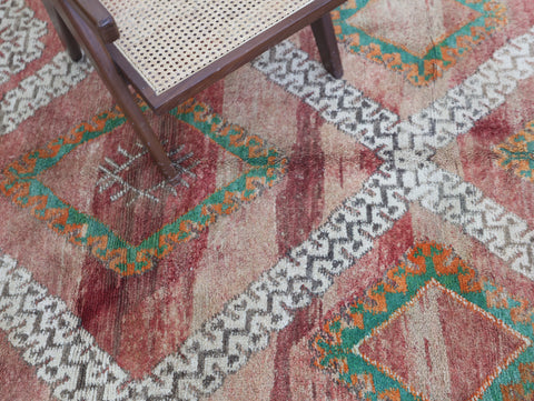 Iligh Vintage Moroccan Rug 5'9" x10'8"