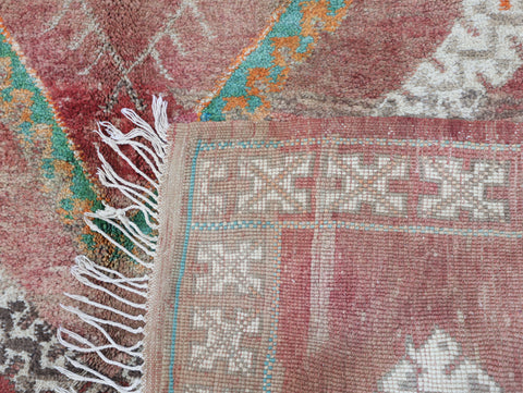 Iligh Vintage Moroccan Rug 5'9" x10'8"
