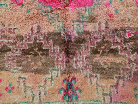 Issilt  Vintage Moroccan Rug  5'1" x9'6"