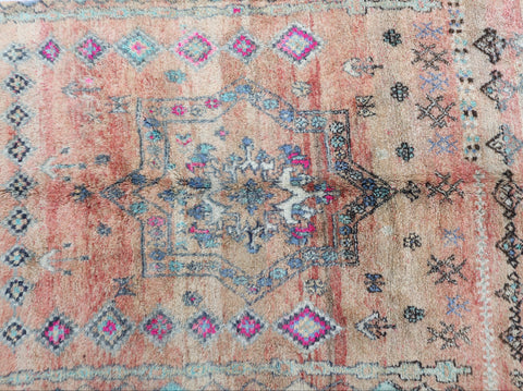 Taluft Vintage Moroccan Rug 5'1" x 7'7"