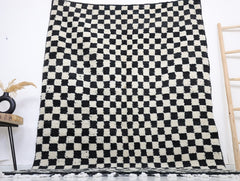 Tamazight Moroccan Checkered Rug 5'6" x 8'3"